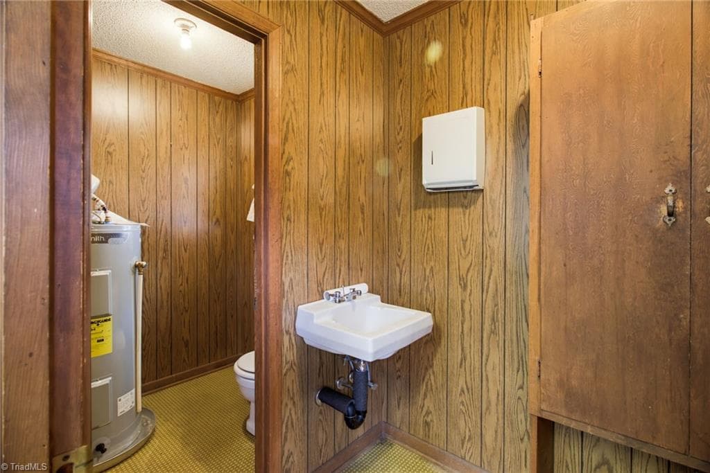 Stick/Site Built at 553 E Ridge Avenue, Liberty NC 27298, Liberty, photo 29 of 39