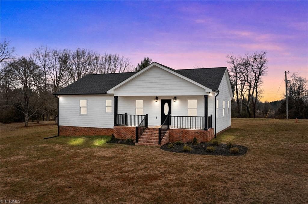 825 Washington Post Road, New Bern NC 28562
