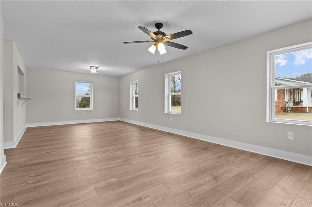 Stick/Site Built at 825 Washington Post Road, New Bern NC 28562, photo 4 of 7