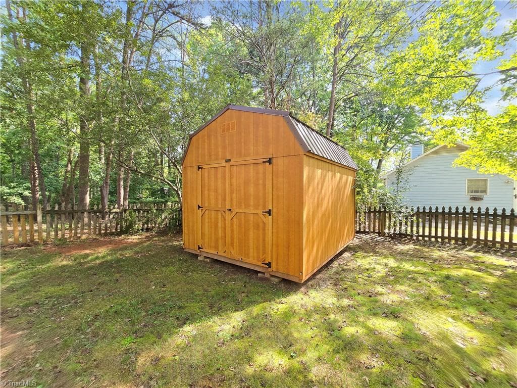 Stick/Site Built at 6509 River Hills Drive, Greensboro NC 27410, photo 28 of 41