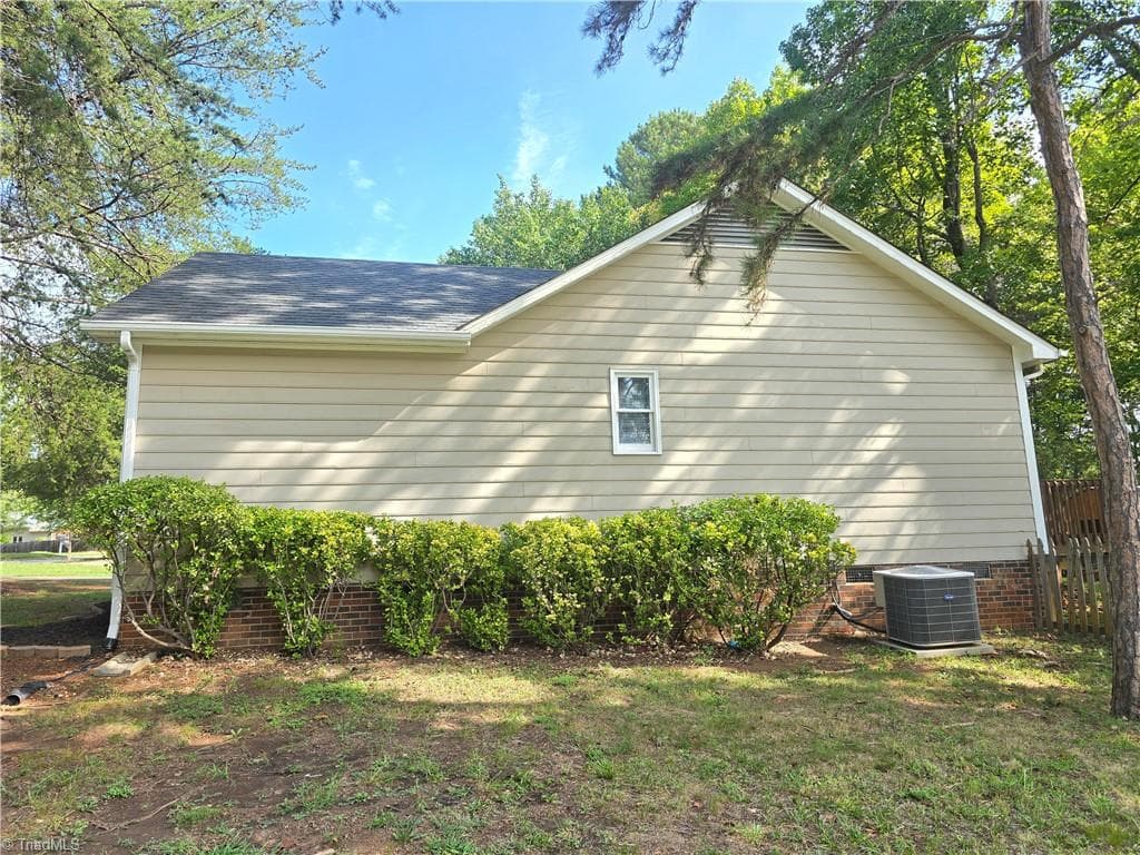 Stick/Site Built at 6509 River Hills Drive, Greensboro NC 27410, photo 38 of 41