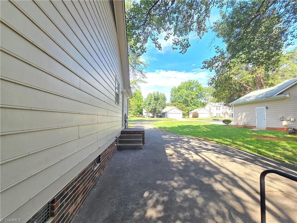 Stick/Site Built at 6509 River Hills Drive, Greensboro NC 27410, photo 31 of 41
