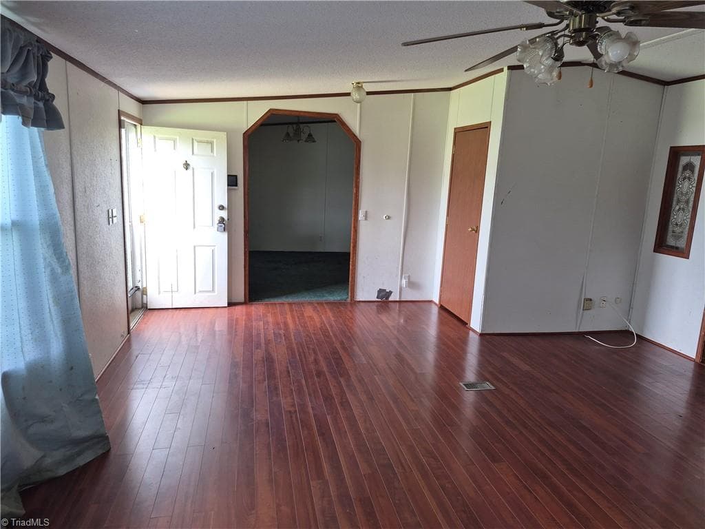 Manufactured Home at 168 Fawn Brook Drive, Lexington NC 27292, Lexington, photo 5 of 42