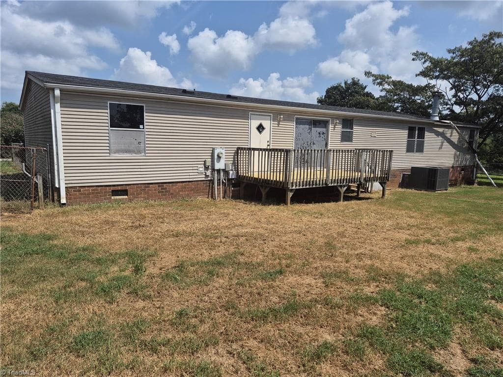Manufactured Home at 168 Fawn Brook Drive, Lexington NC 27292, Lexington, photo 39 of 42