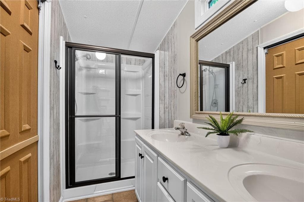 Manufactured Home at 390 lake landing Drive, Salisbury NC 28146, Salisbury, photo 33 of 50