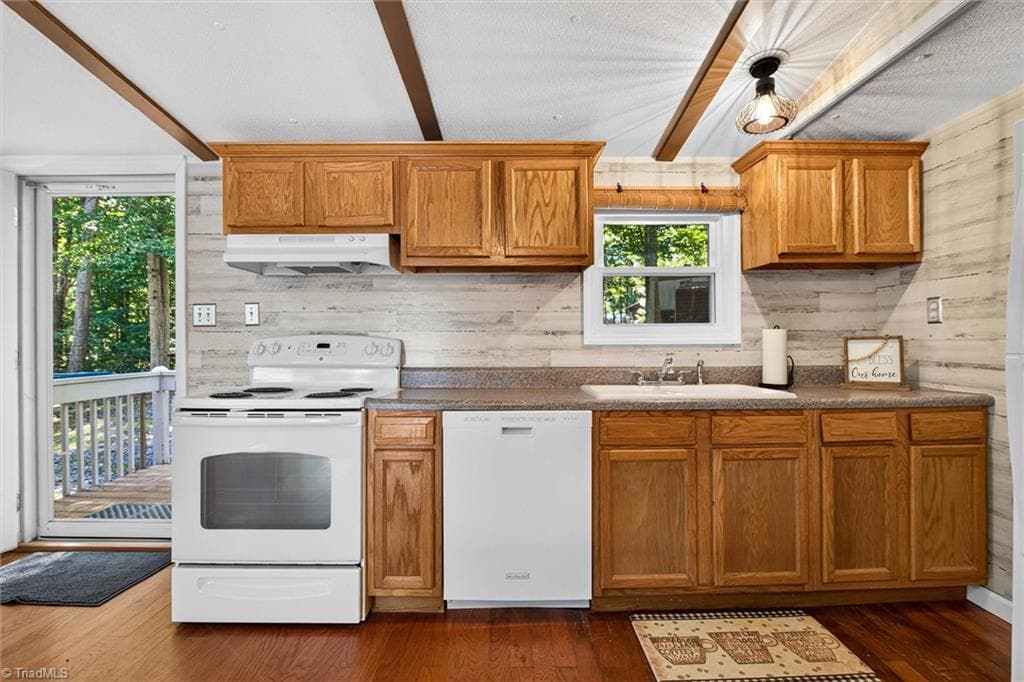 Manufactured Home at 390 lake landing Drive, Salisbury NC 28146, Salisbury, photo 15 of 50