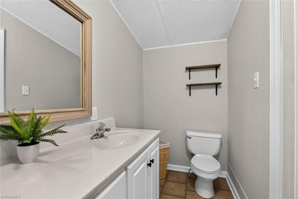 Manufactured Home at 390 lake landing Drive, Salisbury NC 28146, Salisbury, photo 35 of 50
