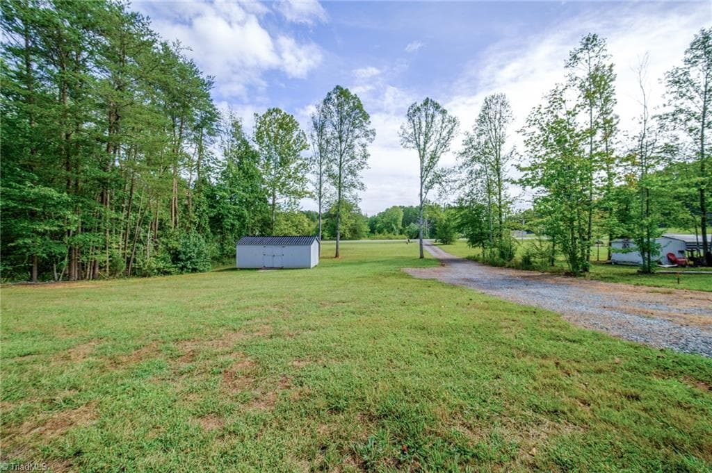 Manufactured Home at 1130 Mineral Springs Road, Madison NC 27025, photo 9 of 40