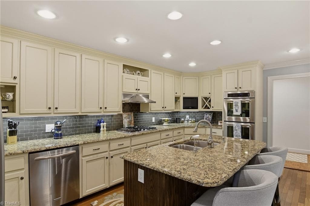 Kitchen with Granite counters & Stainless appliances - 2862 Robinhood Road, Winston-Salem NC 27106, Winston-Salem