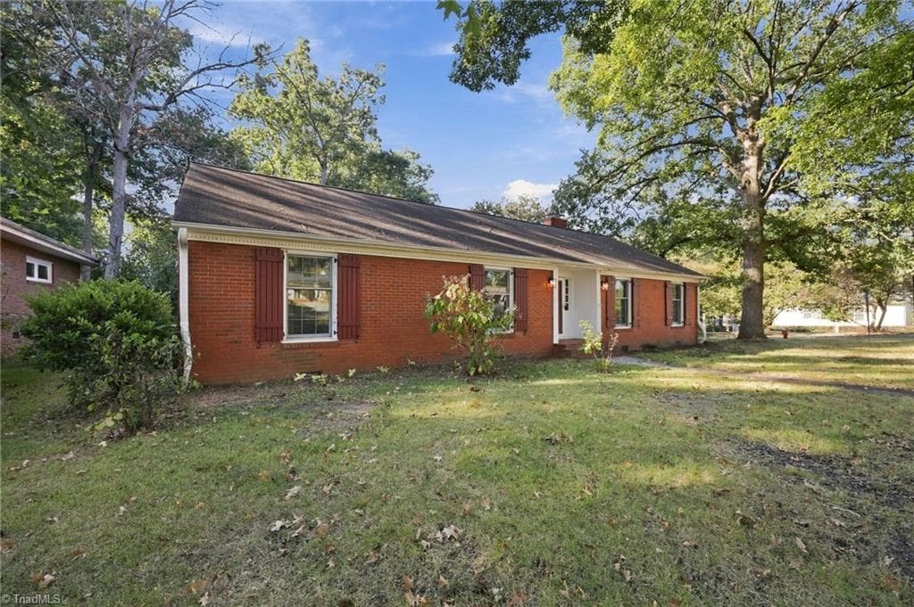 Stick/Site Built at 505 Overbrook Drive, High Point NC 27262, High Point, photo 2 of 46