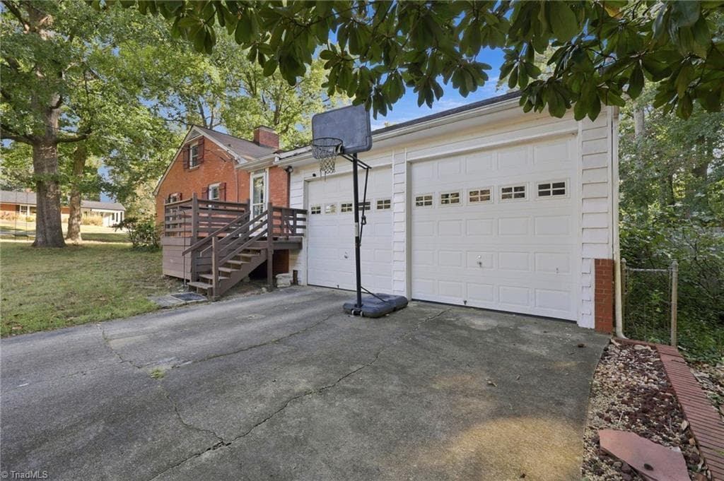 Stick/Site Built at 505 Overbrook Drive, High Point NC 27262, High Point, photo 34 of 46