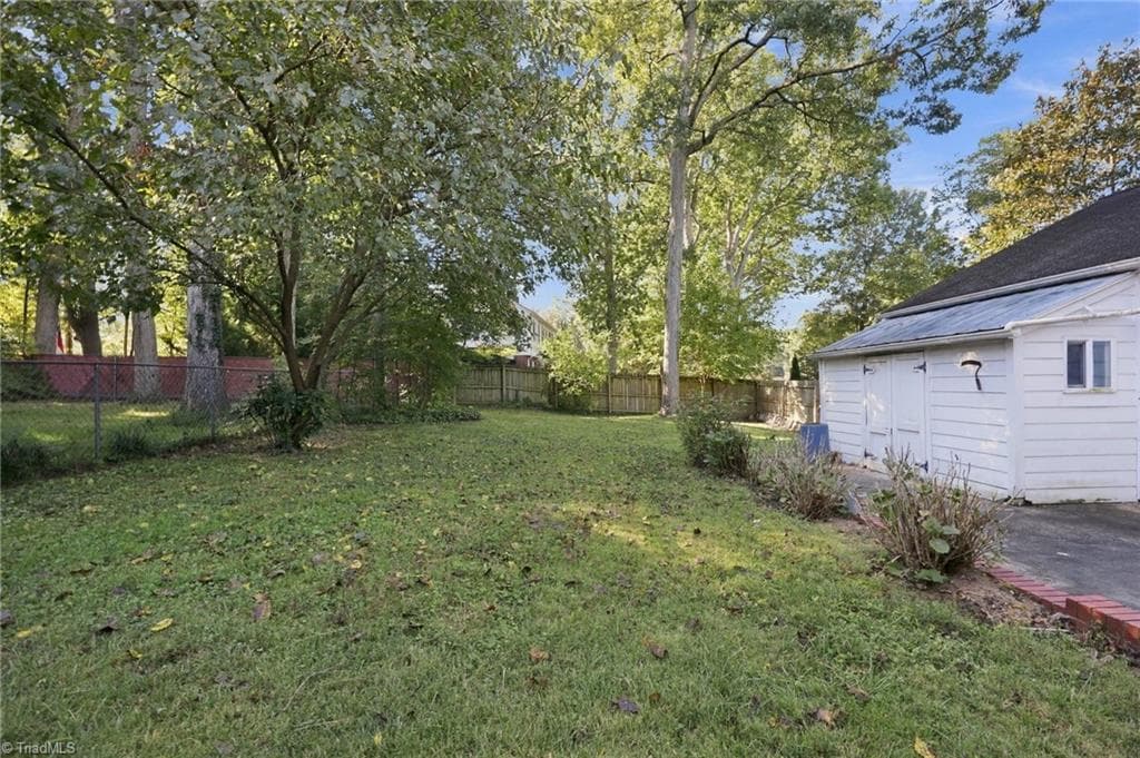 Stick/Site Built at 505 Overbrook Drive, High Point NC 27262, High Point, photo 38 of 46