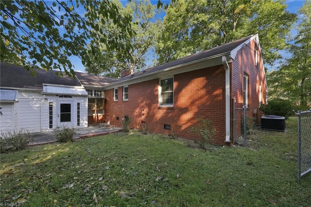 Stick/Site Built at 505 Overbrook Drive, High Point NC 27262, High Point, photo 37 of 46