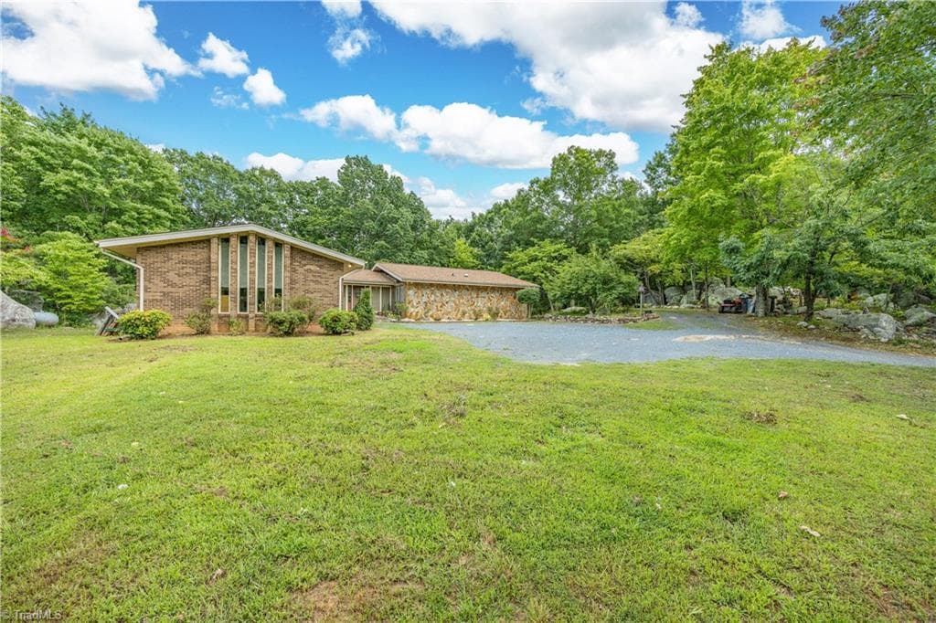 Stick/Site Built at 2717 NC Highway 49 S, Asheboro NC 27205, Asheboro, photo 5 of 86