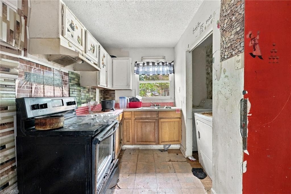Stick/Site Built at 1421 Fitch Street, Winston-Salem NC 27107, Winston-Salem, photo 17 of 24