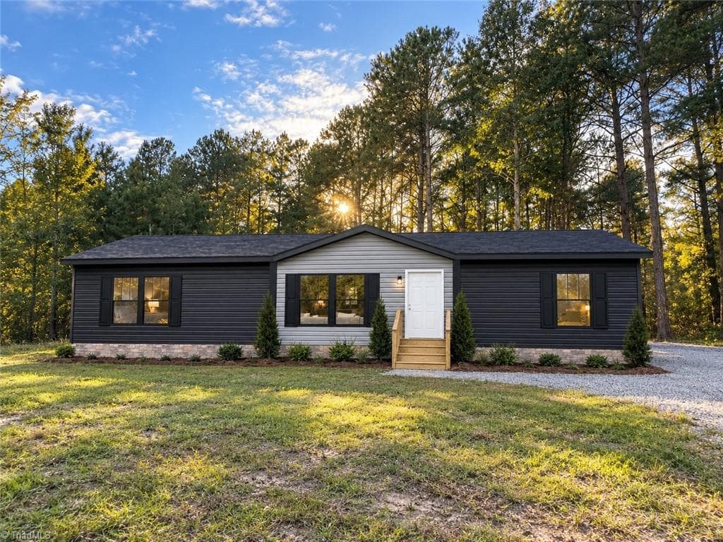 459 Orchard Lane SE, Bolivia NC 28422