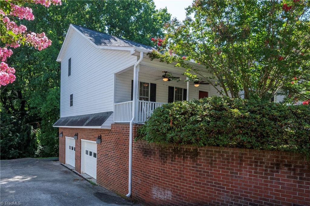 Stick/Site Built at 175 Millers Crossing Court, Winston-Salem NC 27103, Winston-Salem, photo 5 of 46