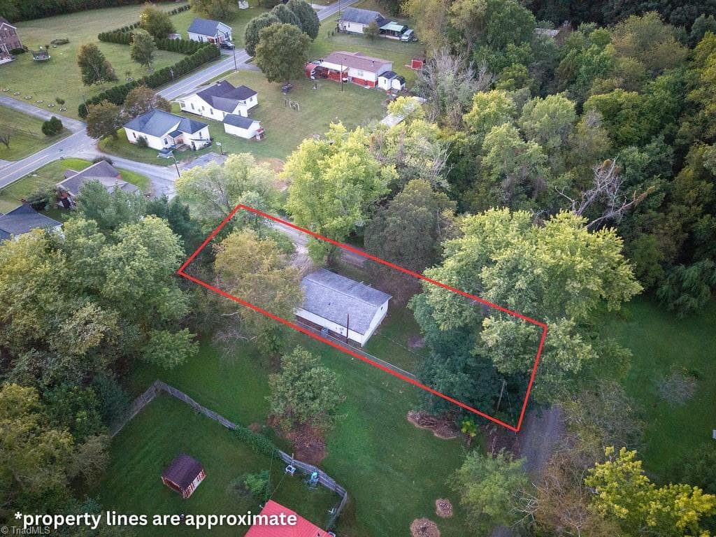 Stick/Site Built at 122 Galyean Road, Mount Airy NC 27030, Mount Airy, photo 3 of 48