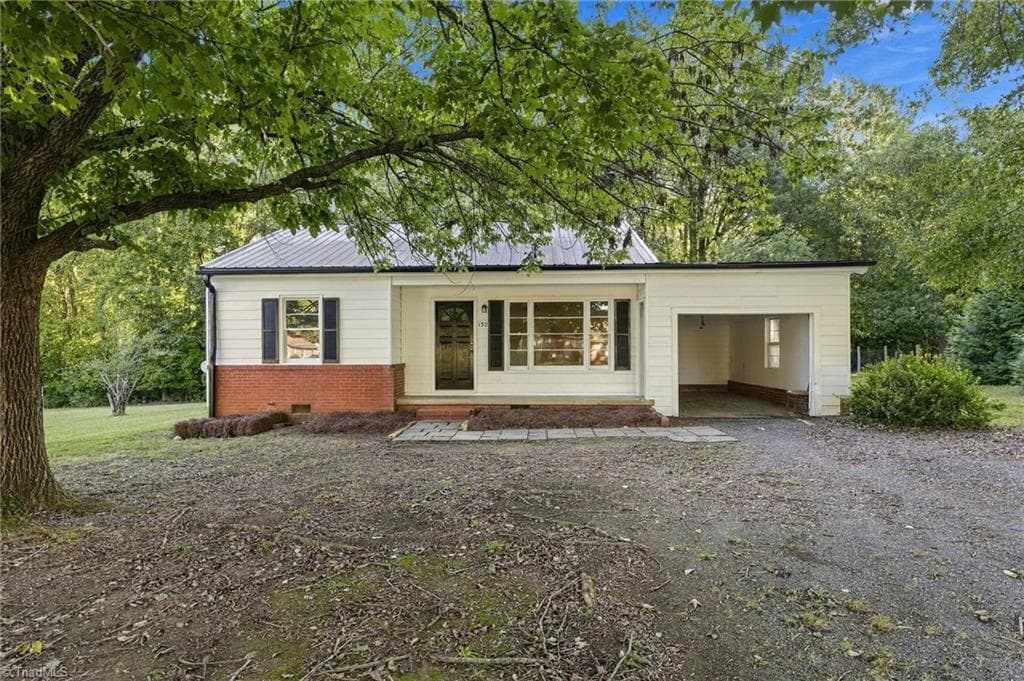 132 Randolph Street, Liberty NC 27298