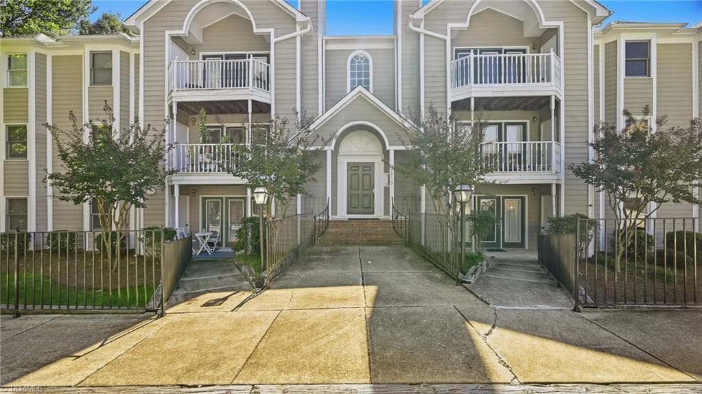 Stick/Site Built at 3701 #5J Cotswold Terrace, Greensboro NC 27410, photo 27 of 36