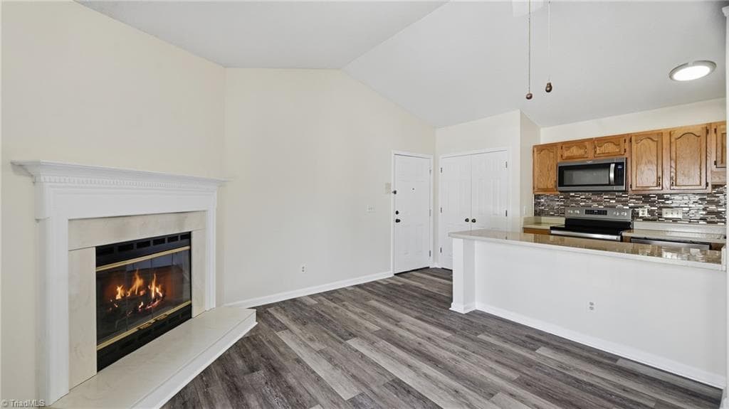 Stick/Site Built at 3701 #5J Cotswold Terrace, Greensboro NC 27410, photo 3 of 36