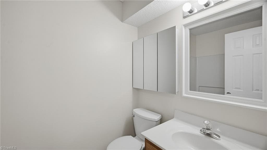 Stick/Site Built at 3701 #5J Cotswold Terrace, Greensboro NC 27410, photo 20 of 36
