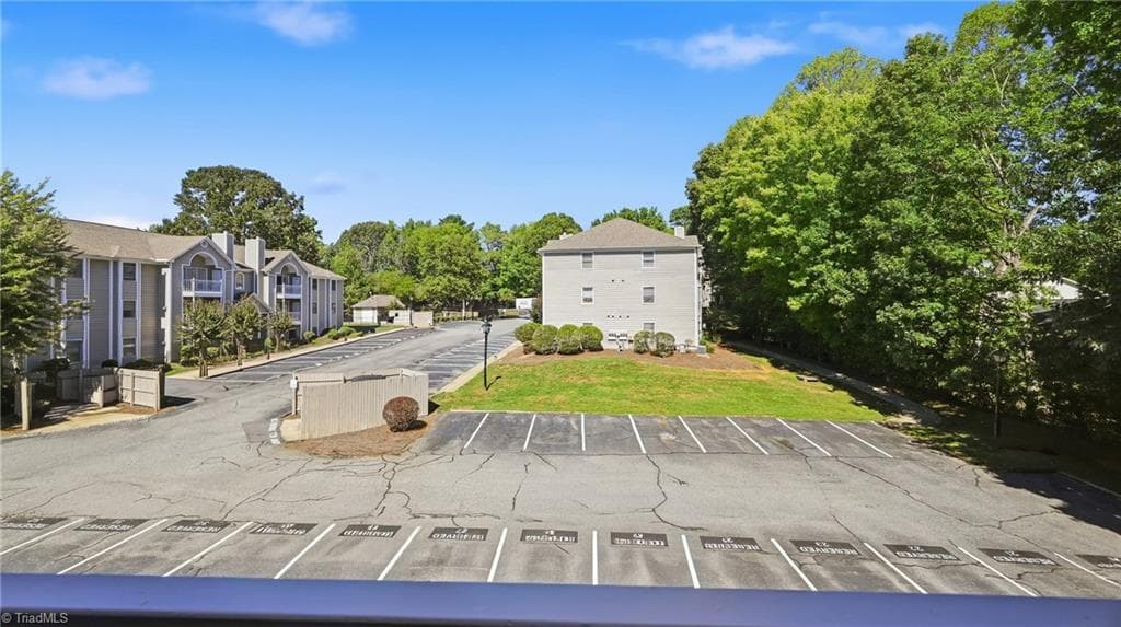 Stick/Site Built at 3701 #5J Cotswold Terrace, Greensboro NC 27410, photo 14 of 36
