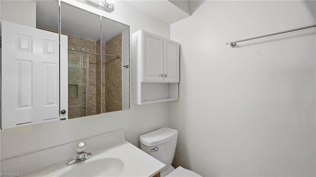 Stick/Site Built at 3701 #5J Cotswold Terrace, Greensboro NC 27410, photo 21 of 36