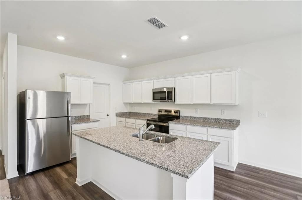 Stick/Site Built at 1014 Riverbank Drive, Kernersville NC 27284, photo 9 of 26
