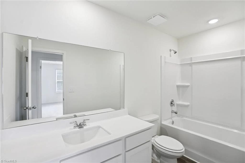 Stick/Site Built at 1014 Riverbank Drive, Kernersville NC 27284, photo 11 of 26