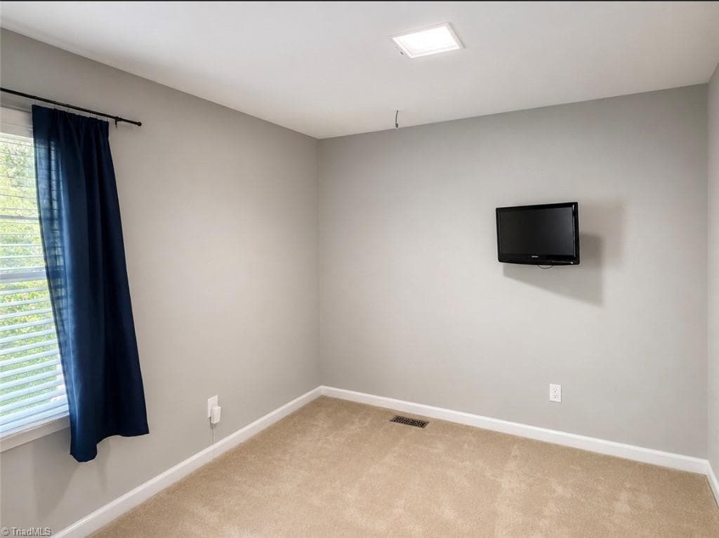 Stick/Site Built at 5404 North Oaks Drive, Greensboro NC 27455, photo 22 of 33