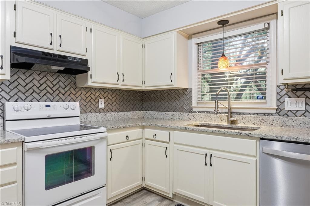 Stick/Site Built at 5404 North Oaks Drive, Greensboro NC 27455, photo 9 of 33
