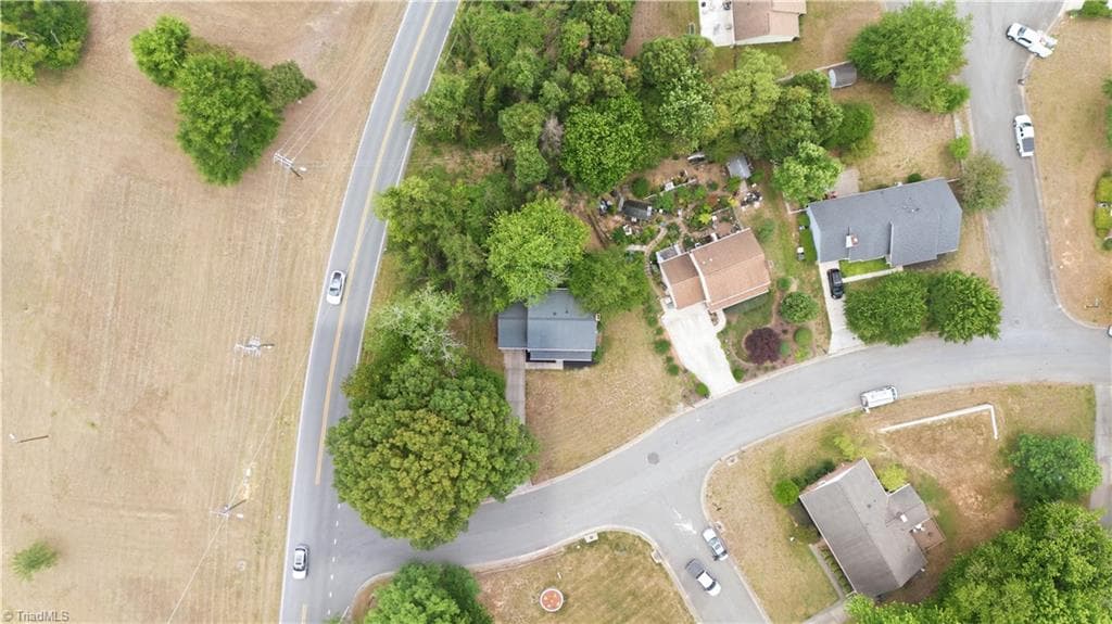 Stick/Site Built at 5404 North Oaks Drive, Greensboro NC 27455, photo 30 of 33