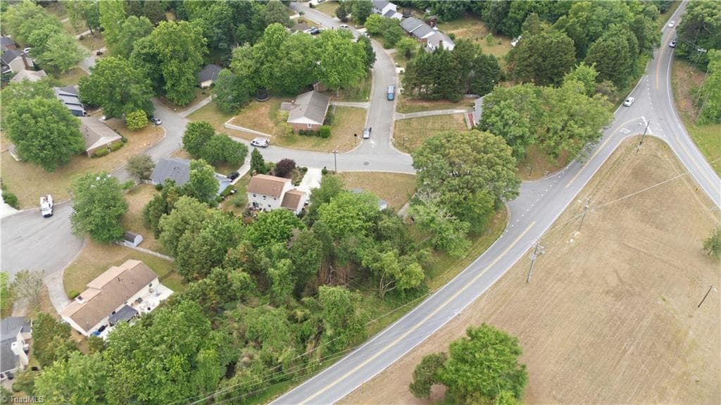 Stick/Site Built at 5404 North Oaks Drive, Greensboro NC 27455, photo 29 of 33
