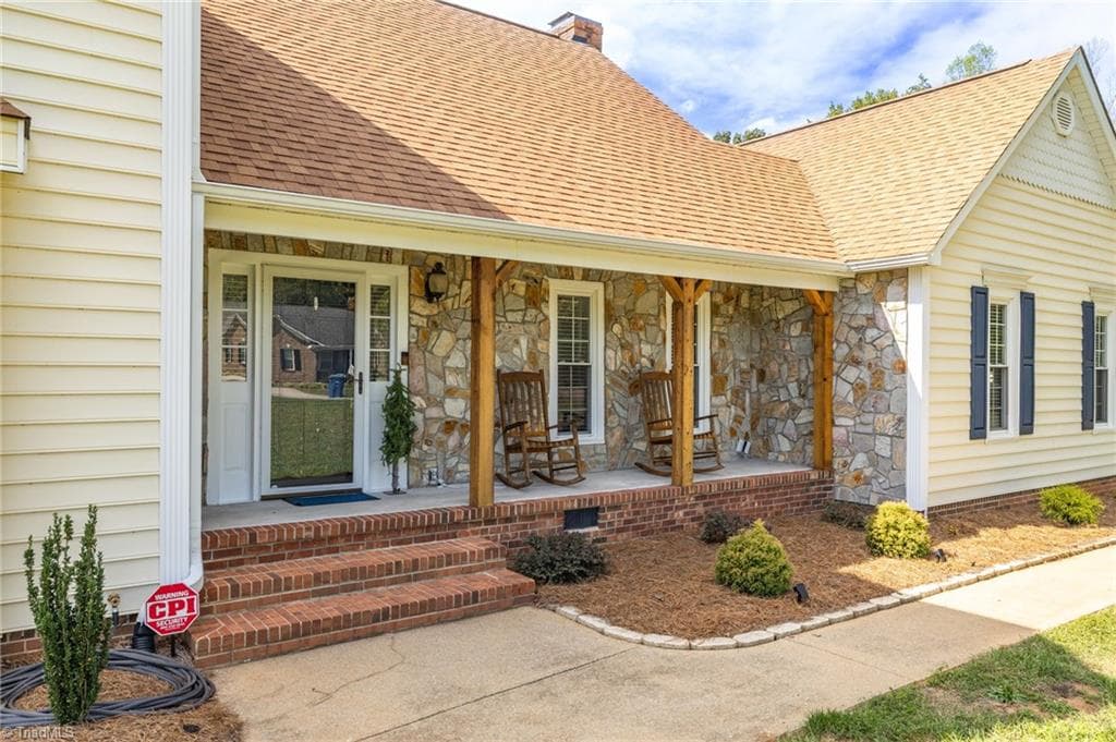 Stick/Site Built at 190 Plantation Circle, Reidsville NC 27320, Reidsville, photo 11 of 86
