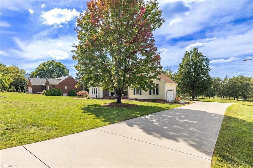 Stick/Site Built at 190 Plantation Circle, Reidsville NC 27320, Reidsville, photo 5 of 86