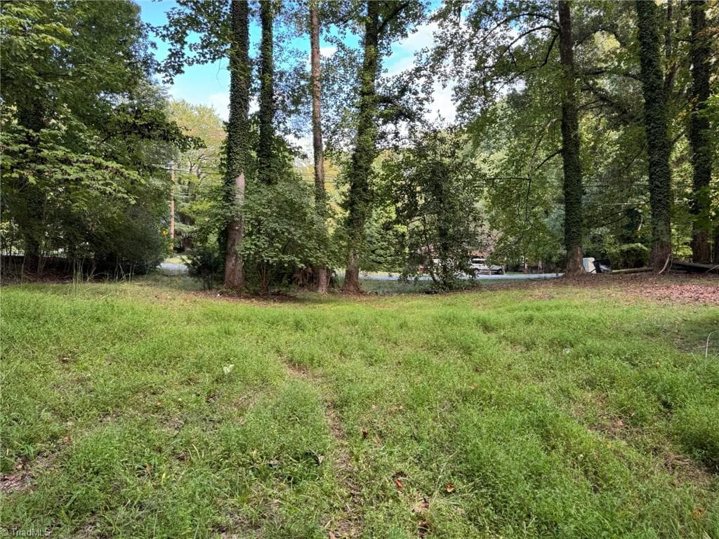 Stick/Site Built at 401 Dogwood Circle, High Point NC 27260, High Point, photo 11 of 68