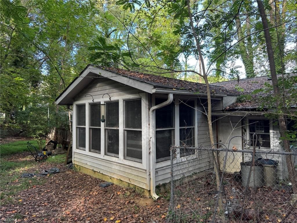 Stick/Site Built at 401 Dogwood Circle, High Point NC 27260, High Point, photo 25 of 68
