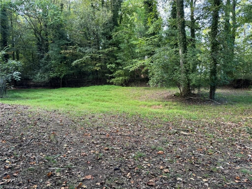 Stick/Site Built at 401 Dogwood Circle, High Point NC 27260, High Point, photo 31 of 68