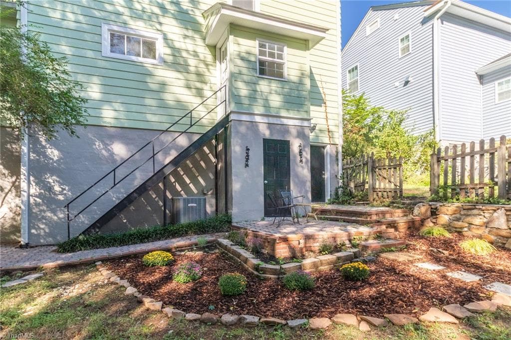 Stick/Site Built at 419 S Sunset Drive, Winston-Salem NC 27103, Winston-Salem, photo 28 of 38