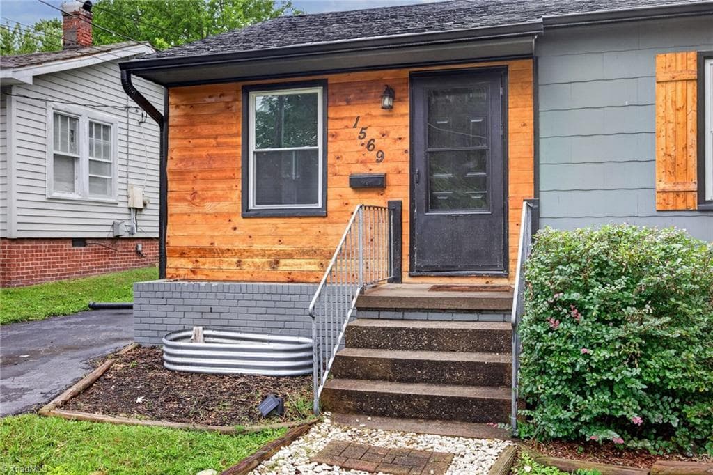 Stick/Site Built at 1569 Lovett Street, Greensboro NC 27403, photo 3 of 22