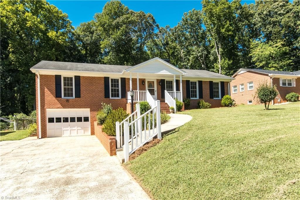 Stick/Site Built at 2634 Weymoth Road, Winston-Salem NC 27103, photo 2 of 44