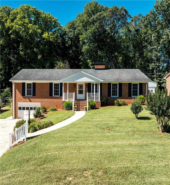 2634 Weymoth Road, Winston-Salem NC 27103