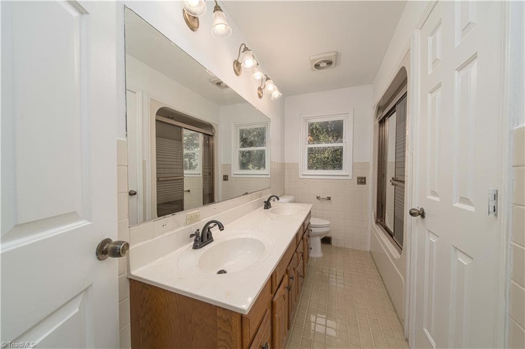 Stick/Site Built at 2634 Weymoth Road, Winston-Salem NC 27103, photo 25 of 44