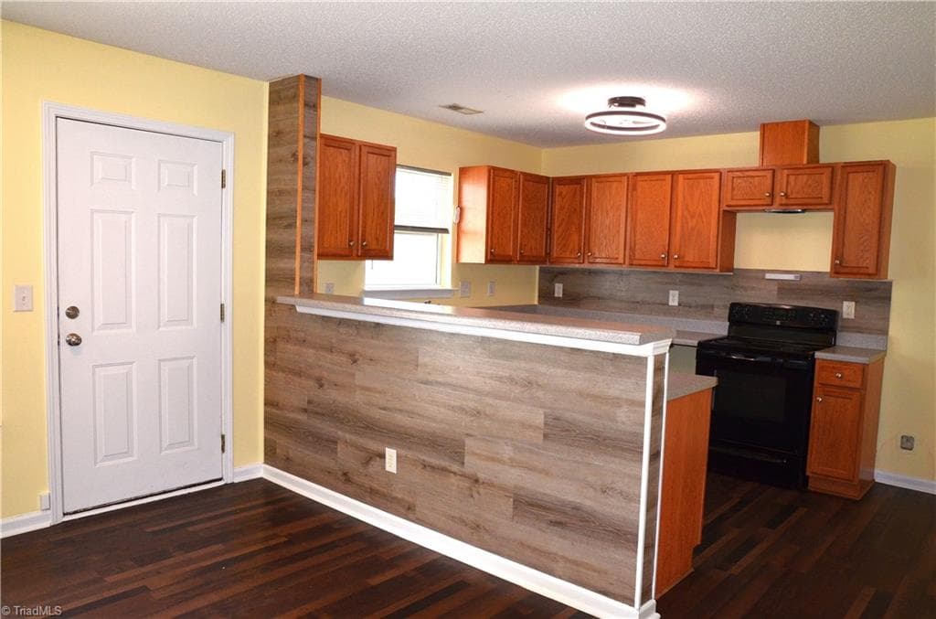 Stick/Site Built at 2719 Alpha Street, High Point NC 27263, photo 5 of 17