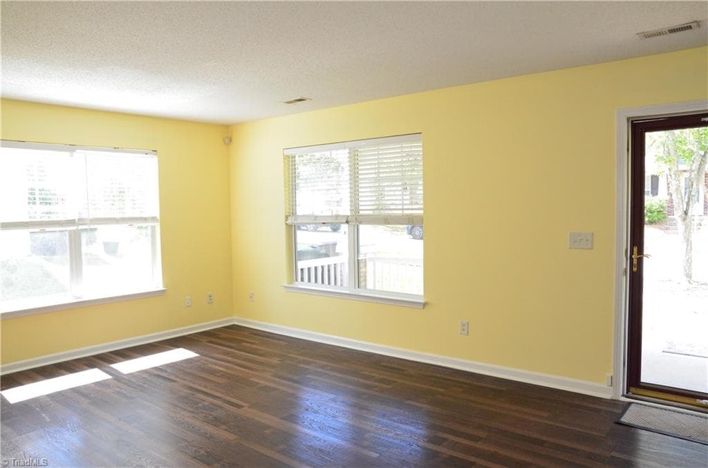 Stick/Site Built at 2719 Alpha Street, High Point NC 27263, photo 4 of 17