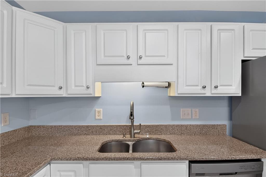 Stick/Site Built at 1356 Bayswater Drive, High Point NC 27265, photo 17 of 41