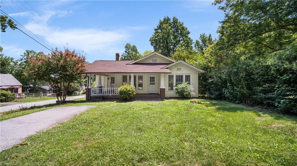 Stick/Site Built at 106 Northview Place, High Point NC 27263, High Point, photo 3 of 60