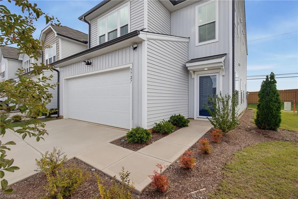 Stick/Site Built at 3727 Feltham Lane, Greensboro NC 27282, photo 4 of 31