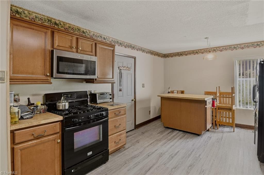 Stick/Site Built at 3808 Briarwood Avenue, High Point NC 27265, photo 13 of 32
